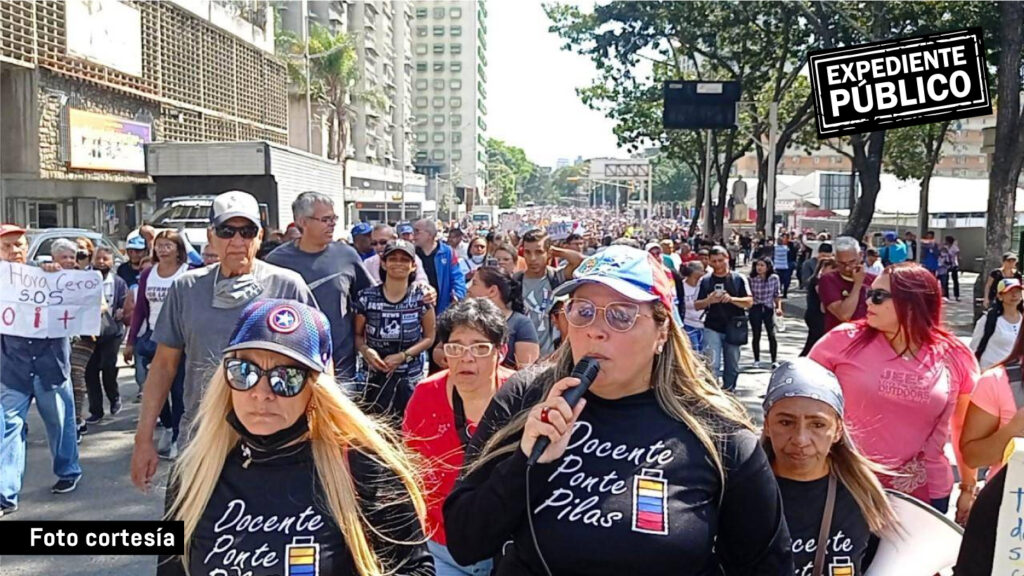 Protestas de docentes en Venezuela contra Nicolás Maduro