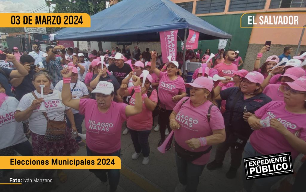 Los partidarios de ARENA celebraron que la alcaldesa Milagro Navas ganó de nuevo en el municipio Antiguo Cuscatlán en El Salvador.