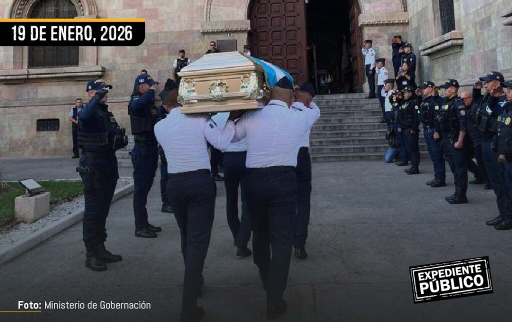 Este lunes 19 de enero fueron honras fúnebres de los siete agentes asesinados por las pandillas en Guatemala.