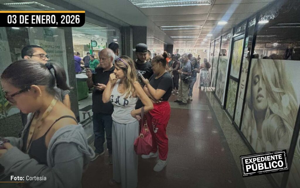 Los venezolanos empezaron a abarrotar los supermercados ante la incertidumbre. 